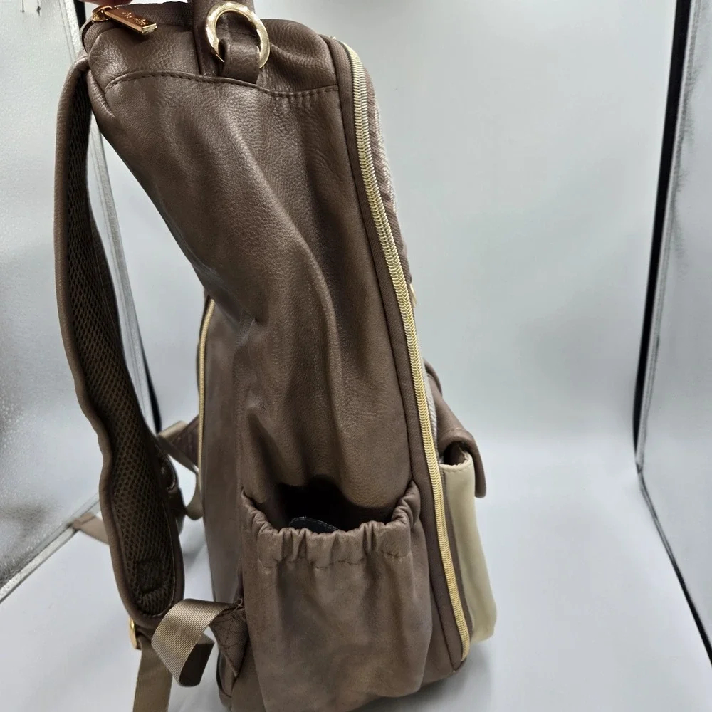 Itzy Ritzy Boss Plus Backpack Diaper Bag Tan Herringbone Gold Hardware Excellent